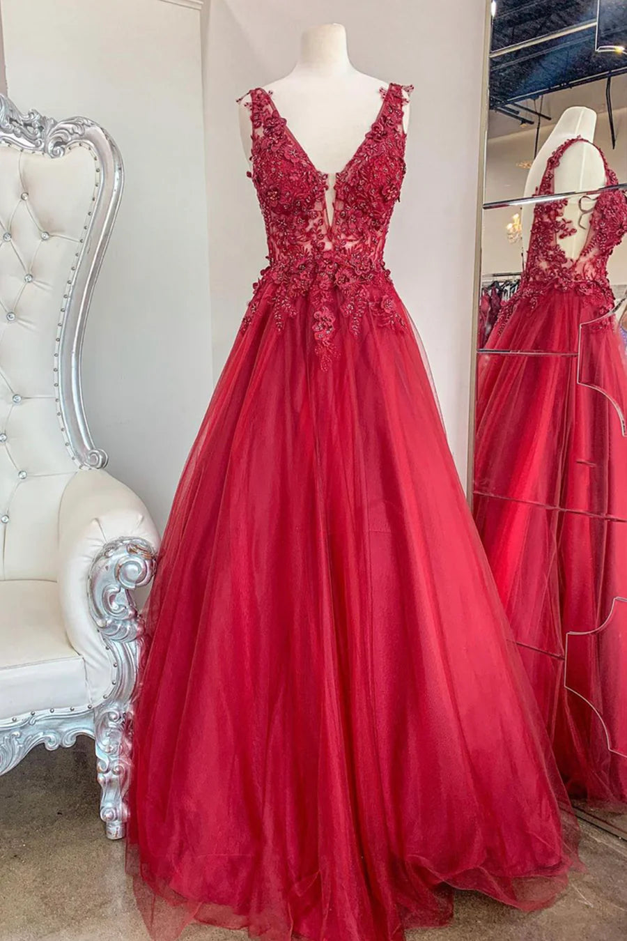 A-Line V-Neck Tulle Lace Red Evening Party Dresses Long Prom Dresses With Appliques