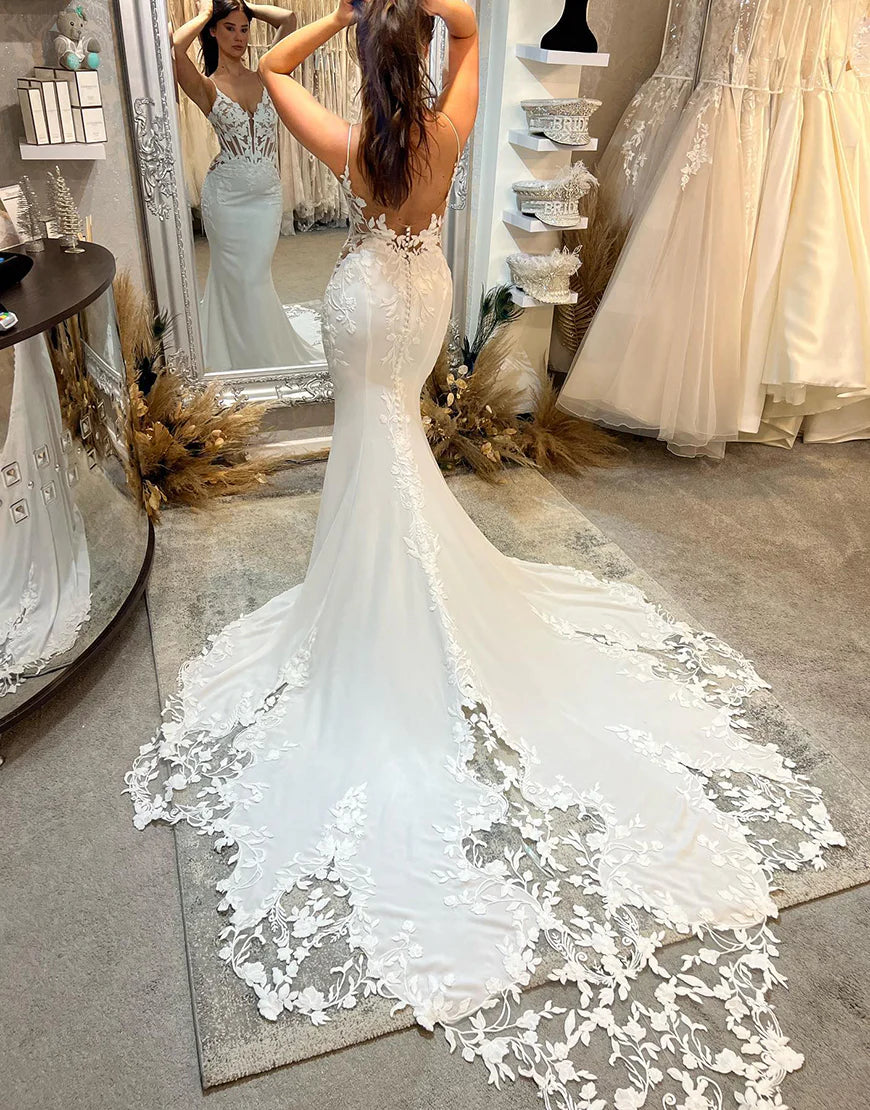 Mermaid Ivory V-Neck Spaghetti Strap Wedding Dress With Appliques