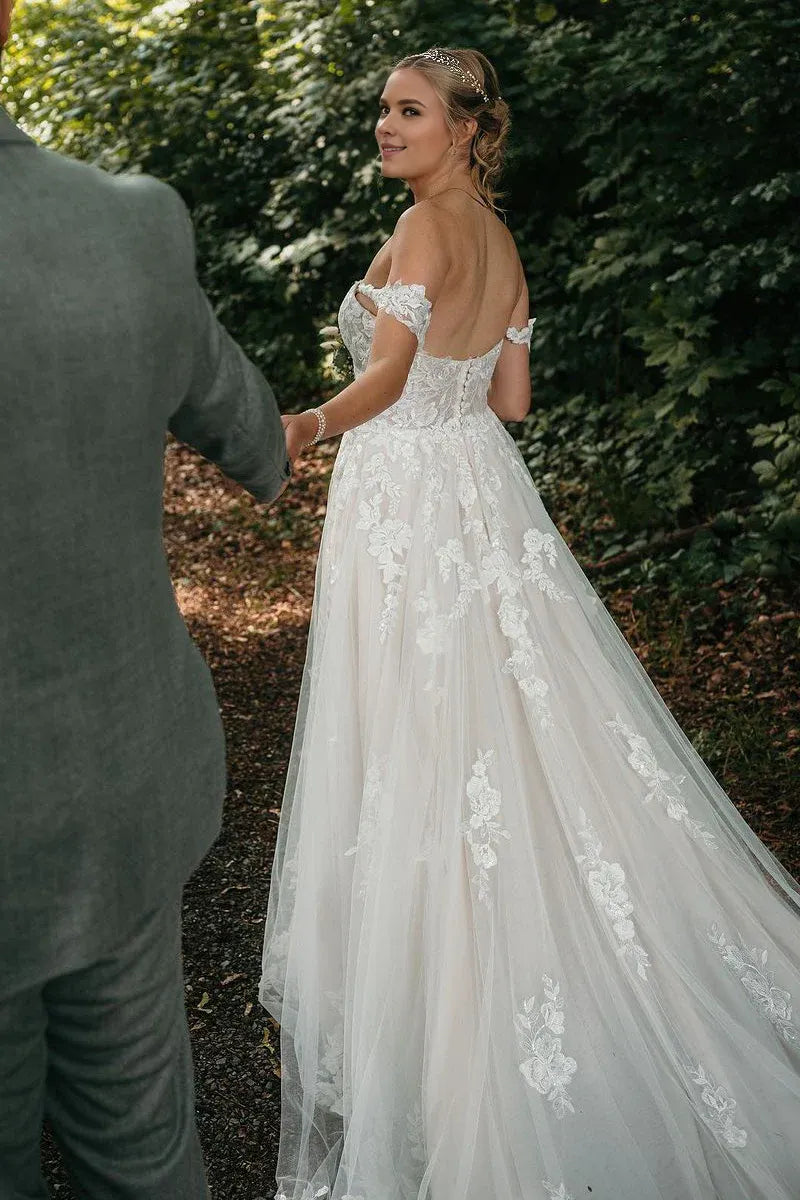 Bohemian A Line Off-the-Shoulder Sweetheart Tulle Wedding Dresses with Appliques