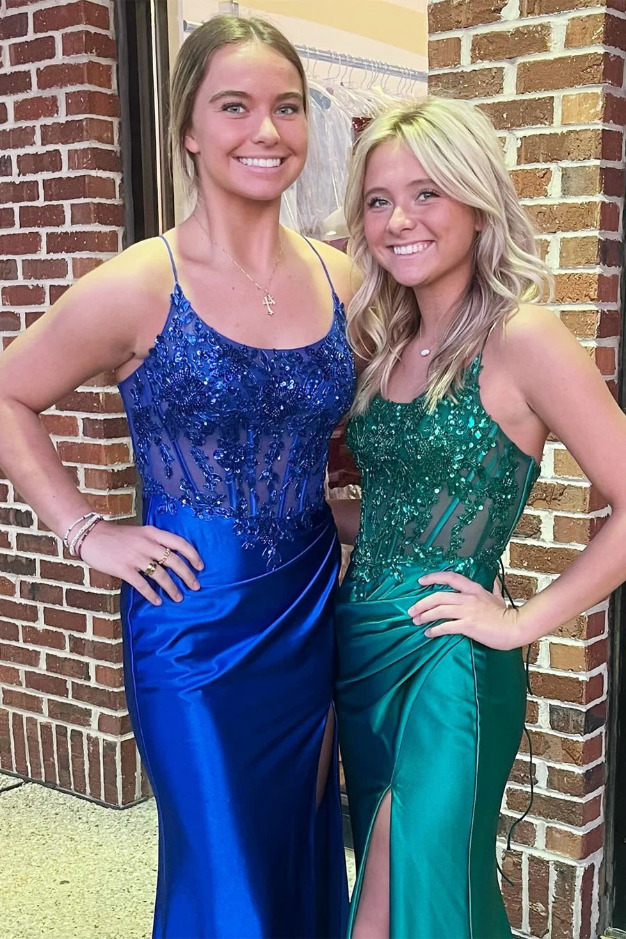 Appliques Scoop Neck Mermaid Long Formal Dress