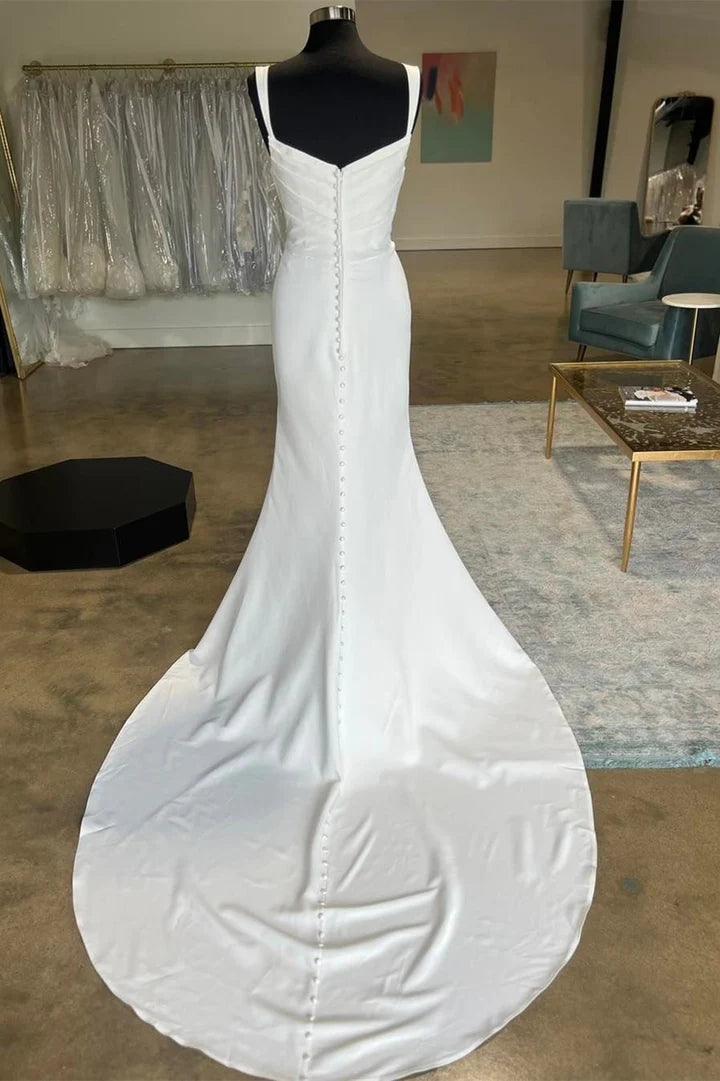 White Straight Neck Back Buckle Pleats Mermaid Mopping The Floor Long Wedding Dress 