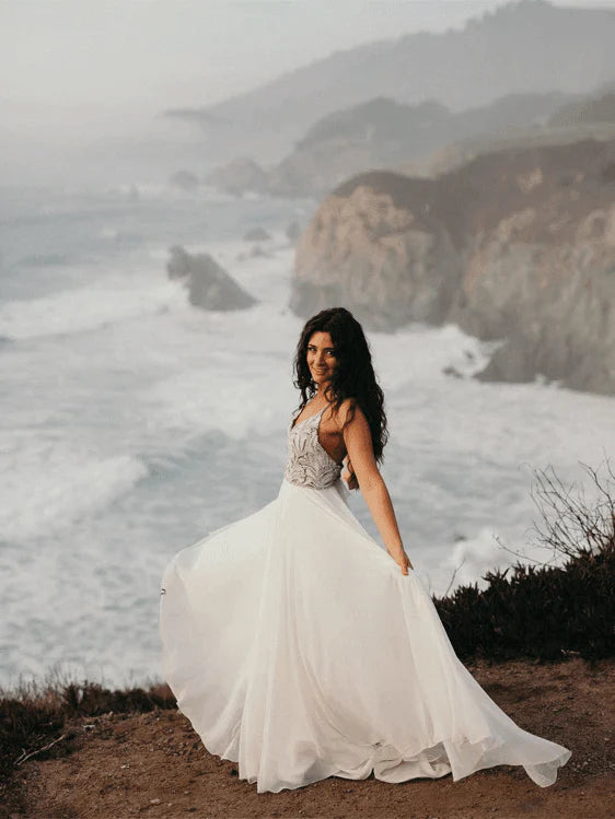 Spaghetti Straps Neckline A-line Rustic Wedding Dresses With Beaded
