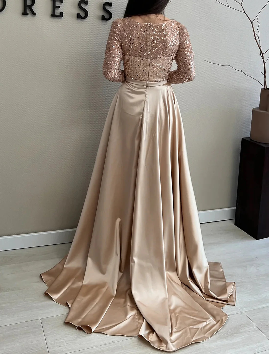 Glitter Sparking Evening Gown Floor Length Long Sleeve Jewel Neck Satin with Sequins
