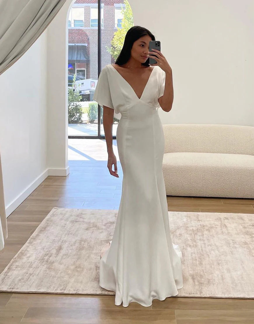 Elegant White Satin Mermaid Wedding Dress with Sleeve