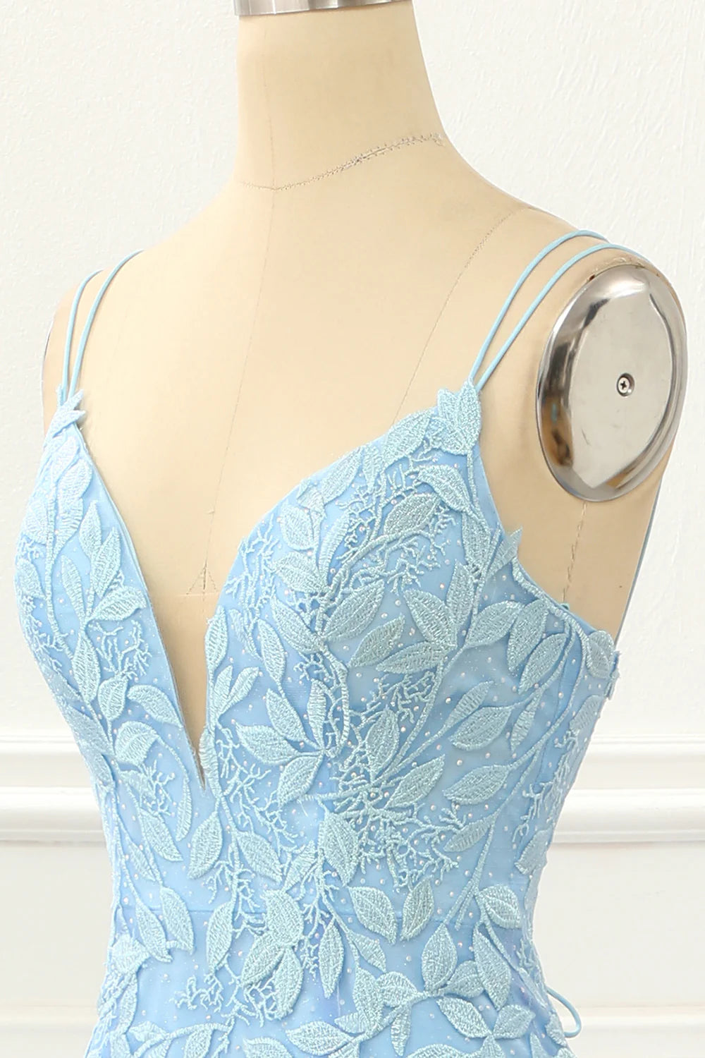 Blue V-Neck Tulle Lace-up Back Mermaid Wrap The Buttocks Prom Dress with Appliques