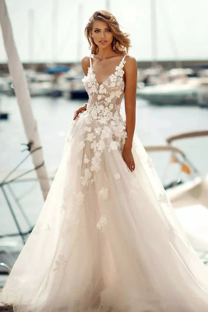 Gorgeous V Neck Spaghetti Strap Tulle Ivory Wedding Dresses with Appliques