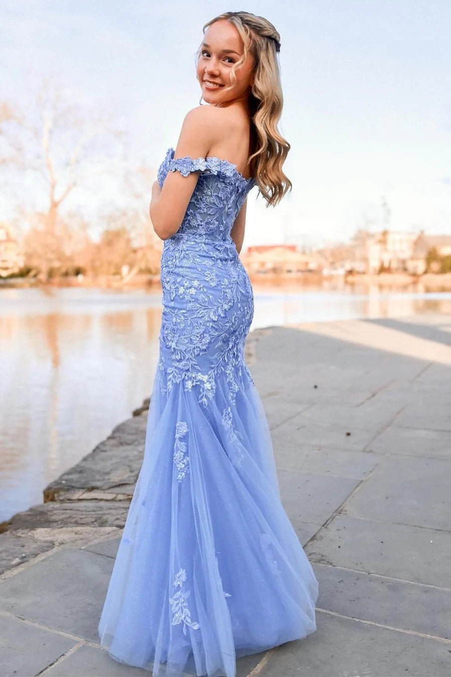 Tulle Appliques Off-the-Shoulder Trumpet Long Prom Dress