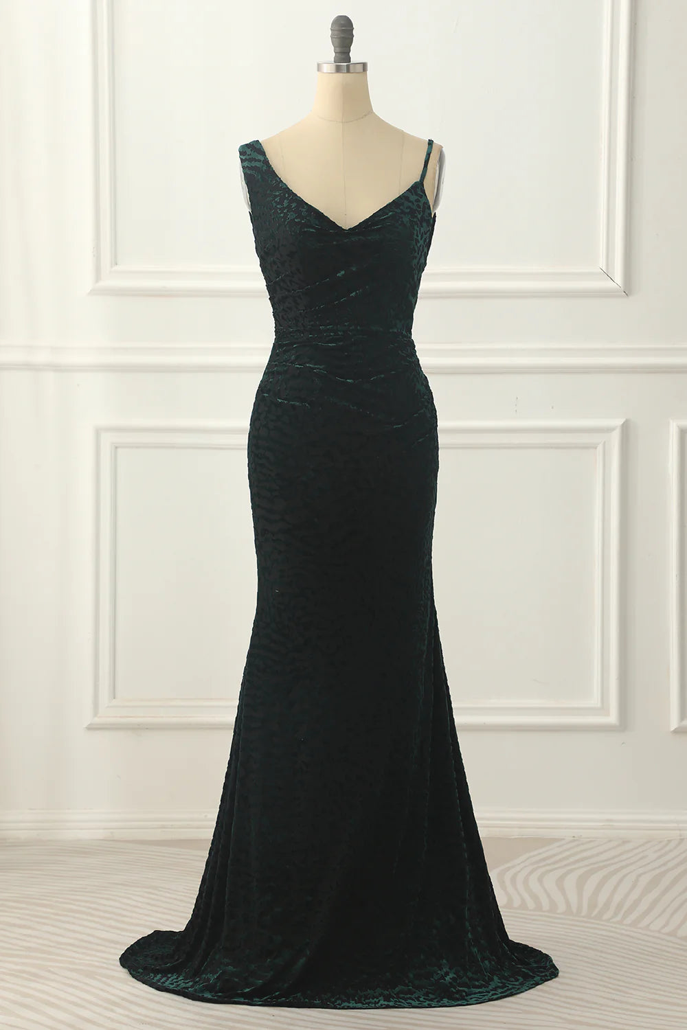 Dark Green V-Neck Spaghetti Strap Backless Velvet Mermaid Prom Dress ﻿