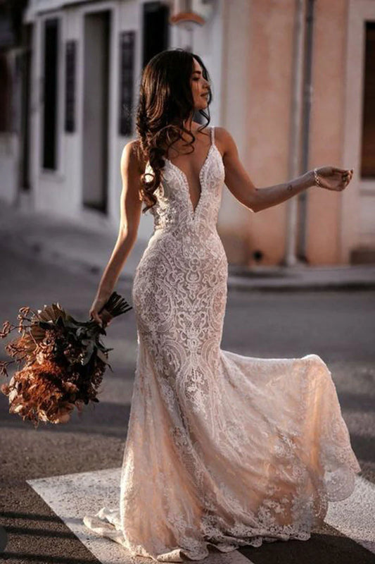 Gorgeous Mermaid Deep V Neck Spaghetti Strap Lace Wedding Dresses with Appliques