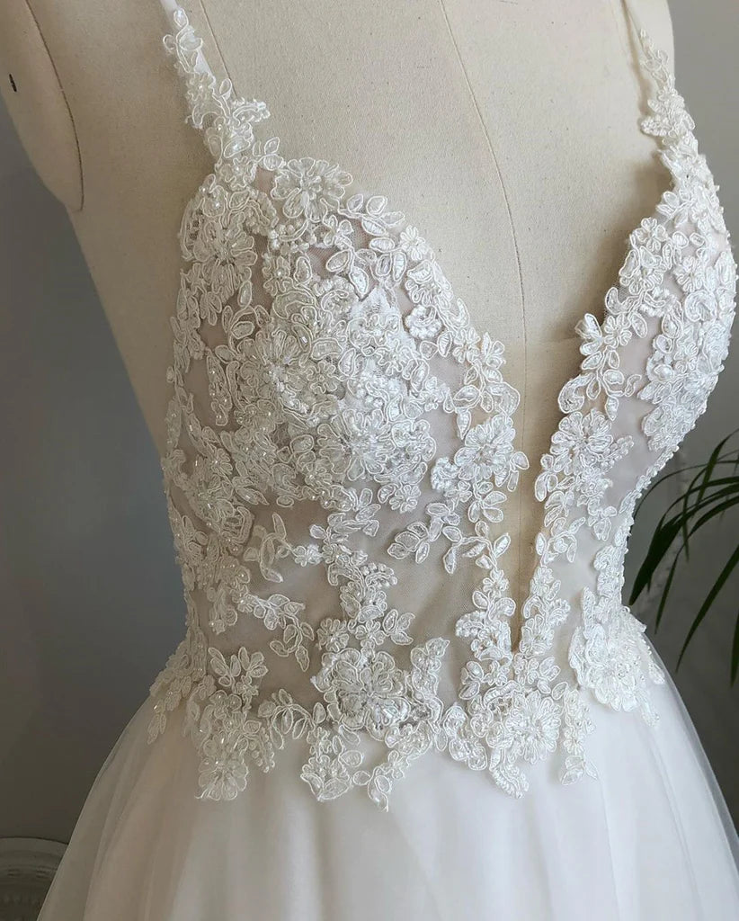 A Line V Neck Spaghetti Straps Backless White Lace Prom Dresses Wedding Dress Bridesmaid Dresses