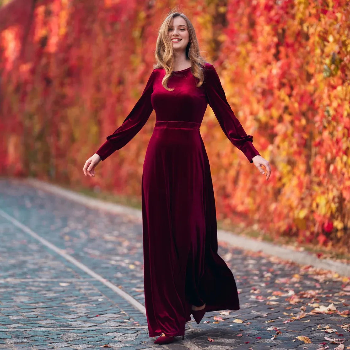 Autumn Winter Dress party Long sleeves Round Neck Velvet Dress Simple Elegant Bridesmaid Dress