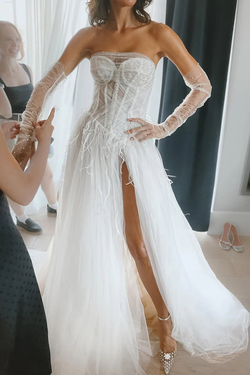 Charming A Line Off-the-Shoulder Sweetheart Tulle Wedding Dresses with Beading