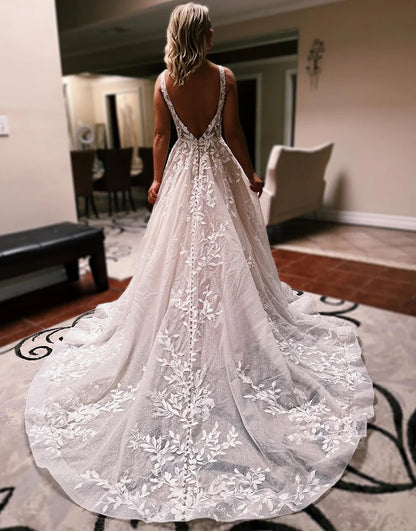 A Line V Neck Tulle Lace Wedding Dresses with Appliques