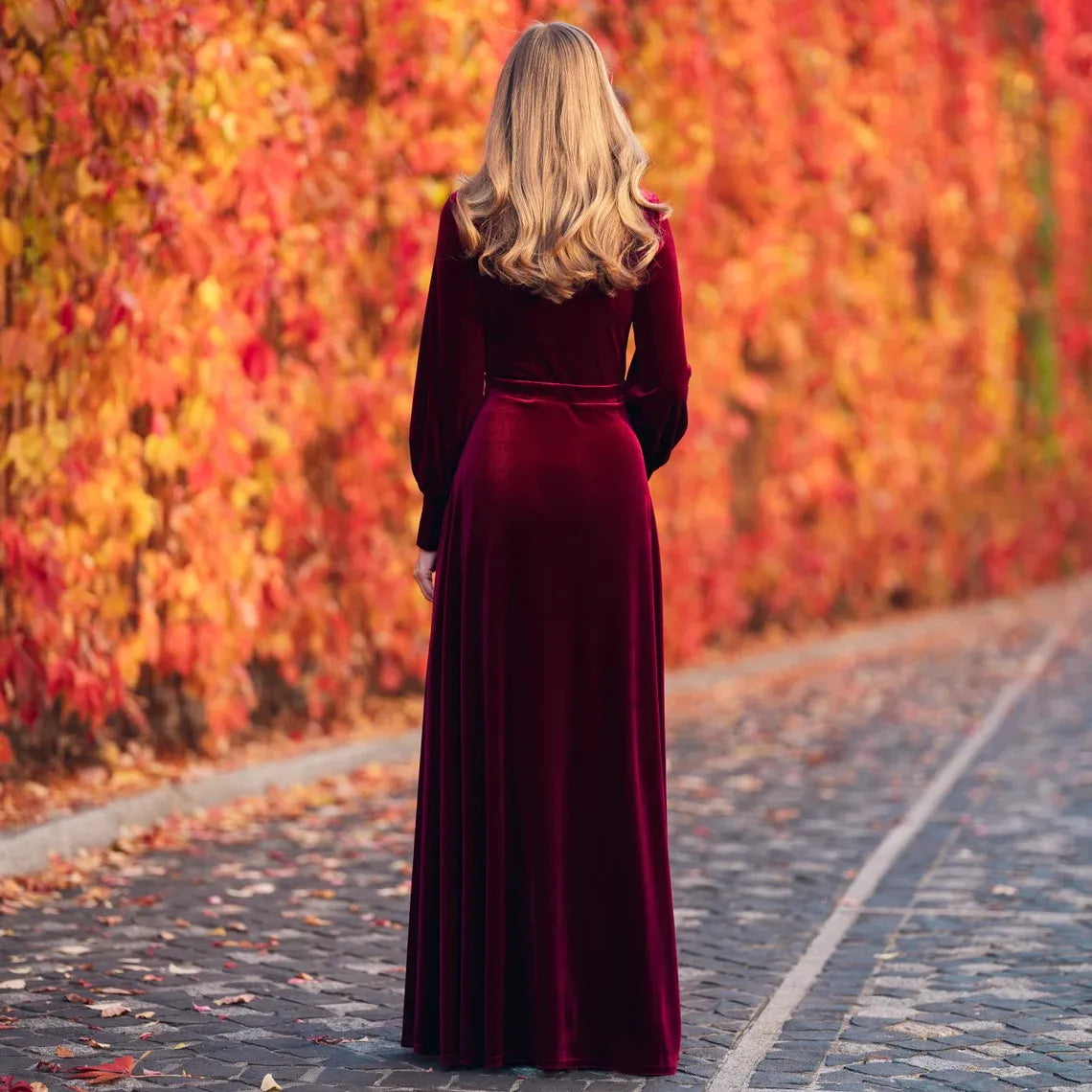 Autumn Winter Dress party Long sleeves Round Neck Velvet Dress Simple Elegant Bridesmaid Dress