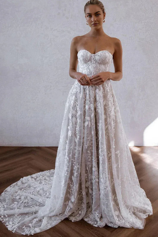 Classy A Line Off-the-Shoulder Sweetheart Lace Appliques Beach Wedding Dresses