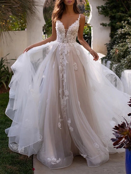 A-Line/Princess Sweetheart V-Neck Wedding Dress Spaghetti Straps Floor-Length with Appliques