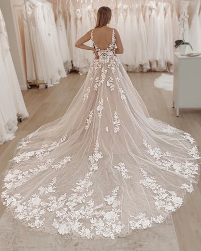 Elegant A Line V Neck Spaghetti Strap Tulle Backless Wedding Dresses with Appliques
