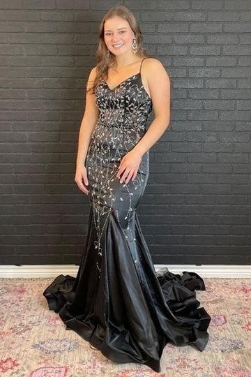 Lace V-Neck Trumpet Long Gown
