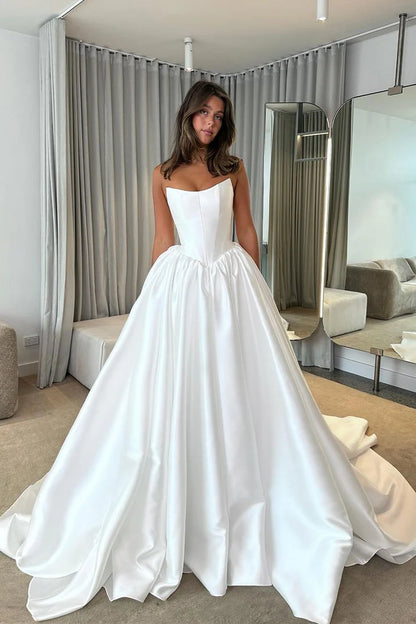 Stunning Strapless A-Line Off-the-Shoulder Mopping The Floor Wedding Dresses with Train