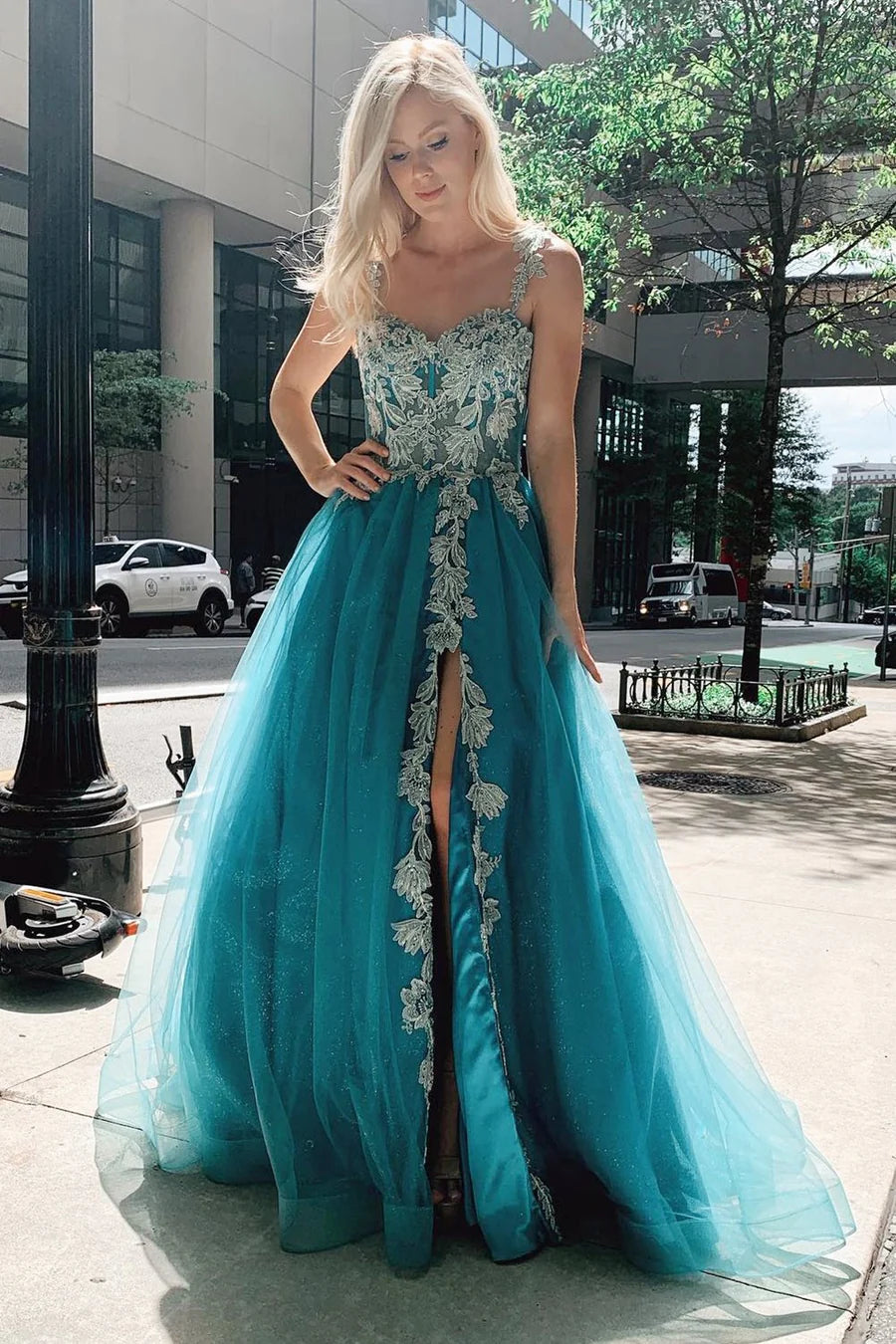 Tulle Floral Appliques Sweetheart A-Line Prom Gwon
