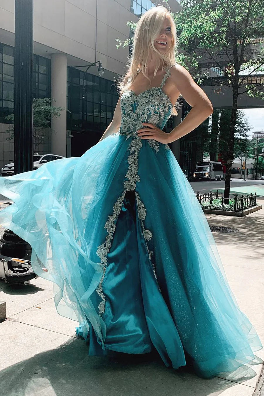 Tulle Floral Appliques Sweetheart A-Line Prom Gwon