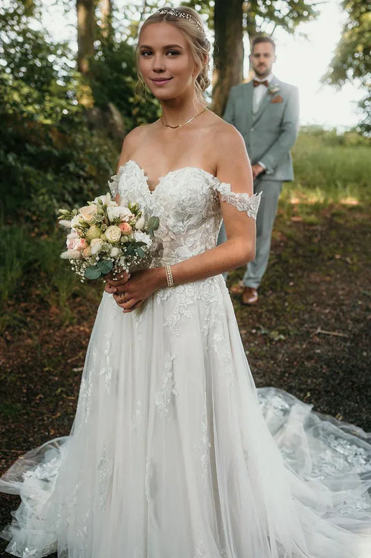 Bohemian A Line Off-the-Shoulder Sweetheart Tulle Wedding Dresses with Appliques