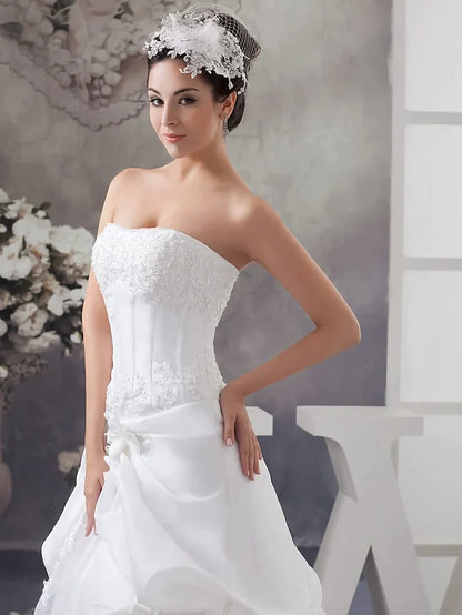 A-Line Wedding Dresses Strapless Court Train Satin Strapless with Beading Appliques