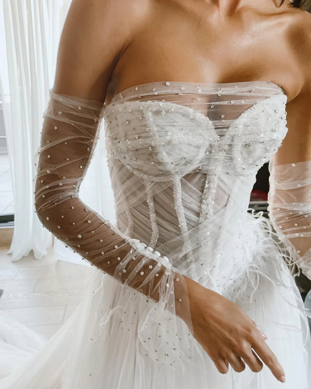 Charming A Line Off-the-Shoulder Sweetheart Tulle Wedding Dresses with Beading