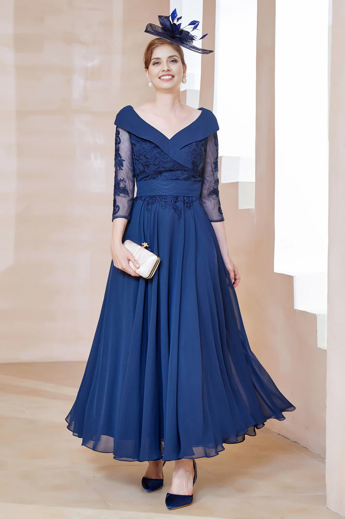 Fall November December Wedding Guest Dress Mother of the Groom / Bride Dresses A-Line V-Neck Lace Chiffon Elegant Formal Dress