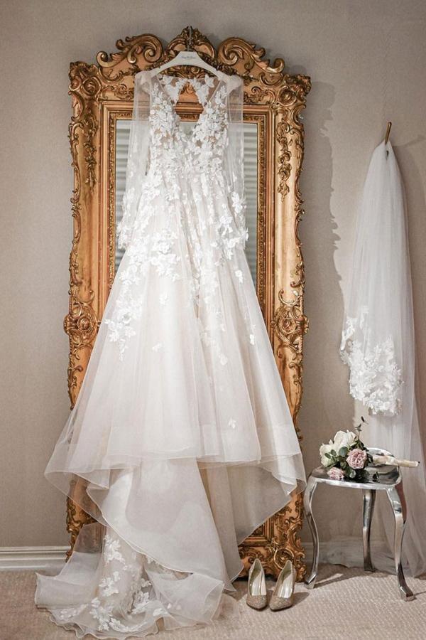 A-line V Neck Long Sleeves Ivory Tulle Wedding Dresses Bridal Gowns