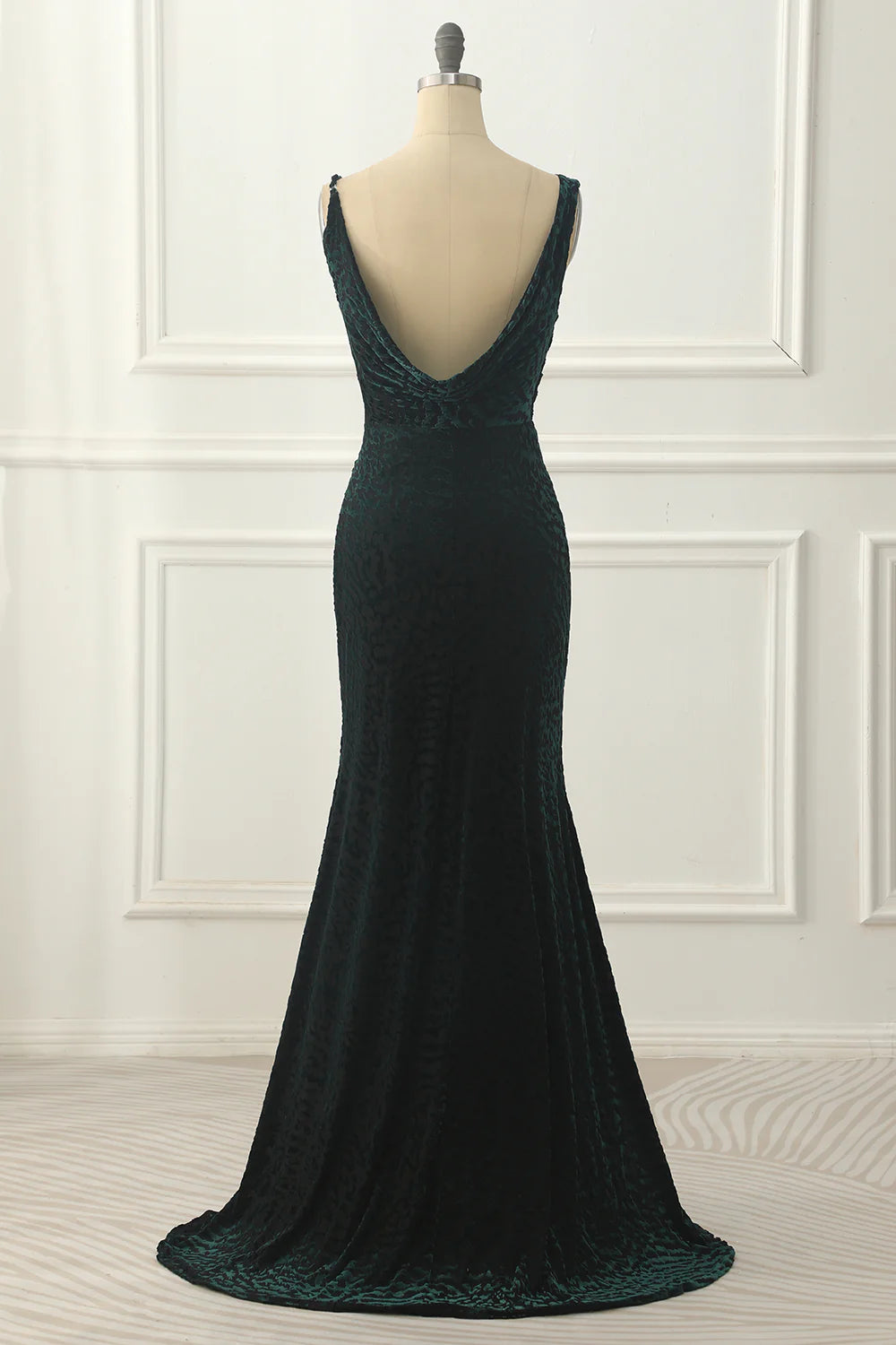 Dark Green V-Neck Spaghetti Strap Backless Velvet Mermaid Prom Dress ﻿