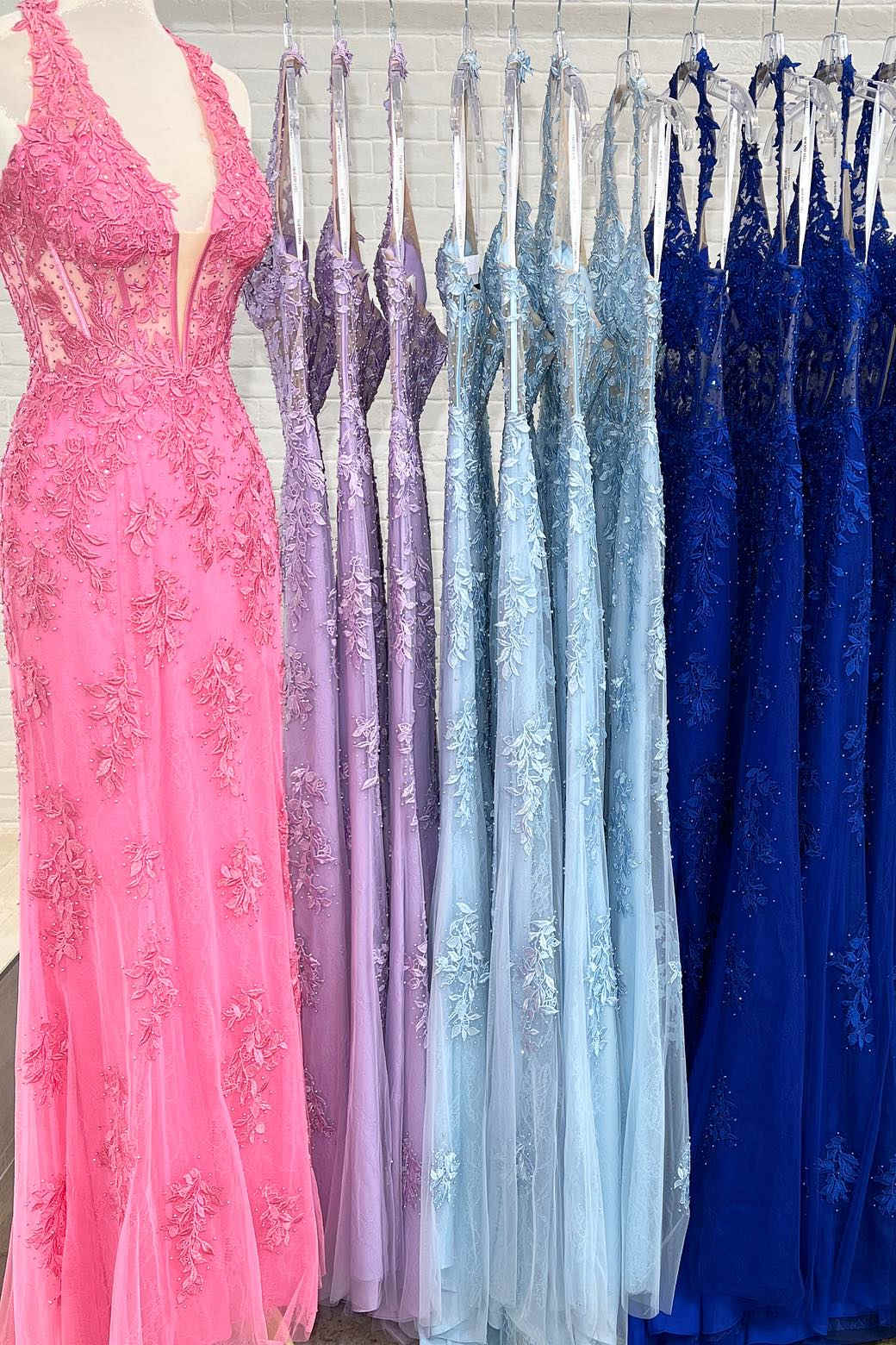 Sweep/Brush Train Dresses Sheath Halter Neck  Lace Corset Slit Long Prom Dress with Appliques