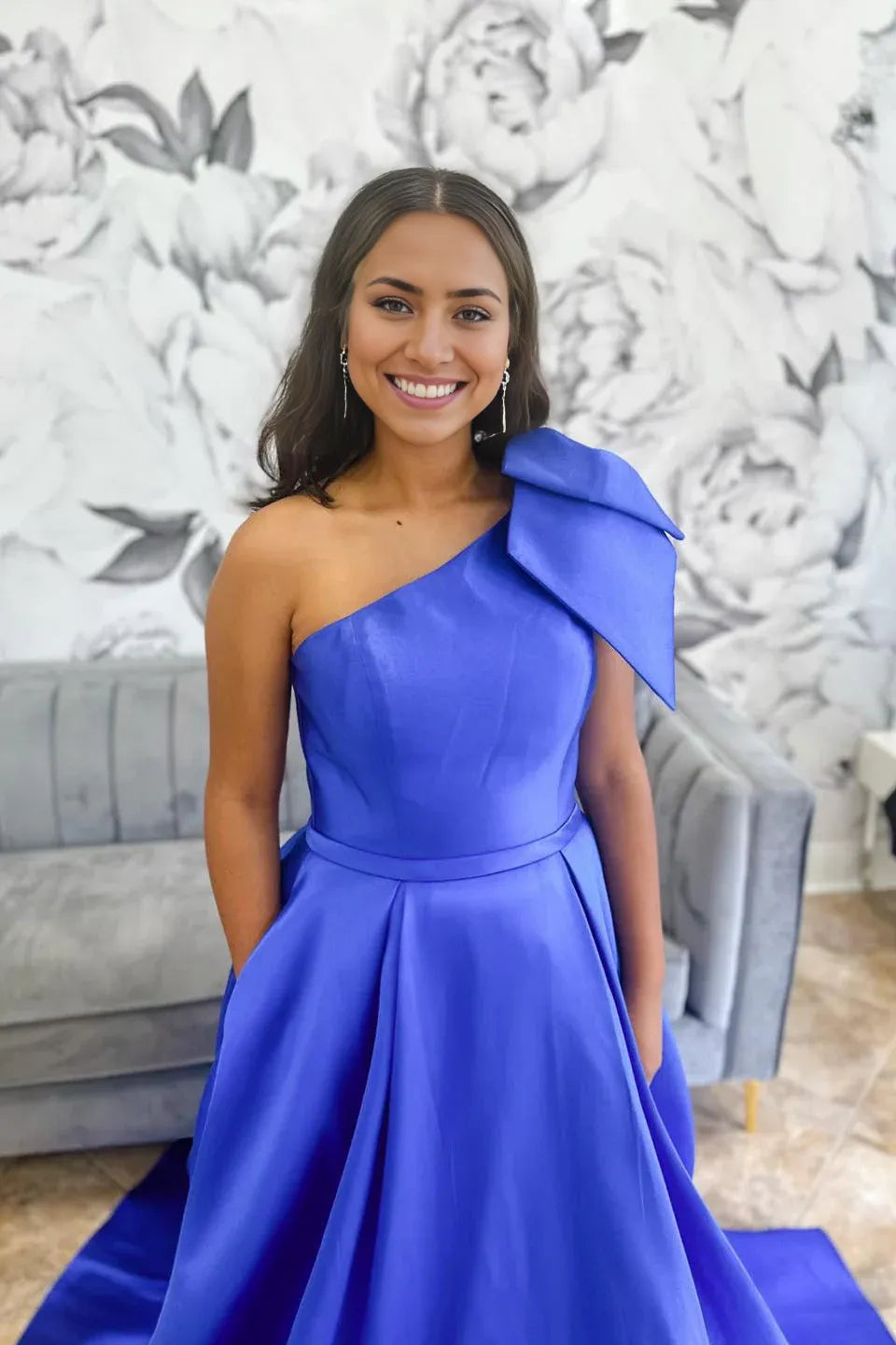 Sweep/Brush Train Evening Dresses One Shoulder Bow Tie Satin Prom Dress with Pockets
