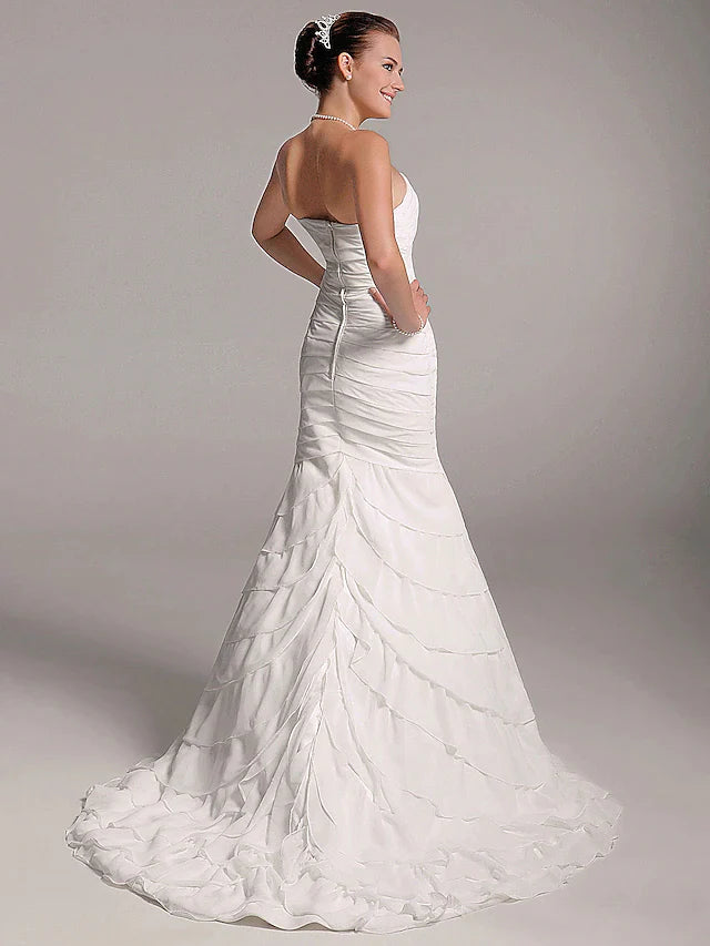 A-Line Wedding Dresses Sweetheart Neckline Strapless Court Train Chiffon Sleeveless