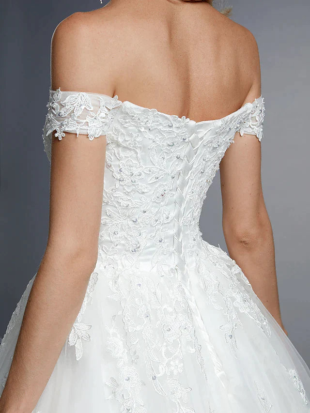 Ball Gown Wedding Dresses Off Shoulder Court Train Lace Tulle Short Sleeve Romantic Sparkle & Shine with Beading Appliques