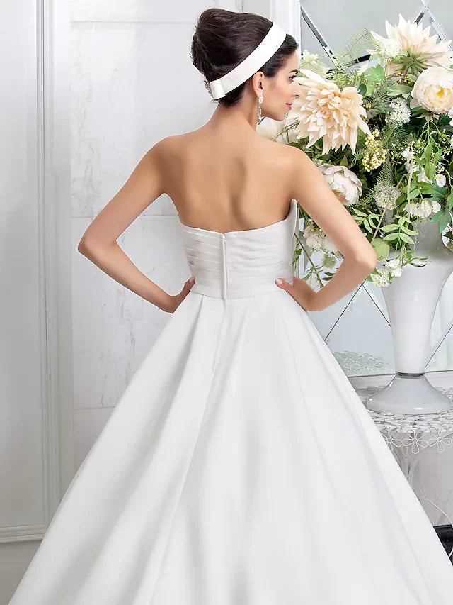 Princess A-Line Wedding Dresses Sweetheart Neckline Satin Sleeveless with Sash Ribbon Ruched Beading