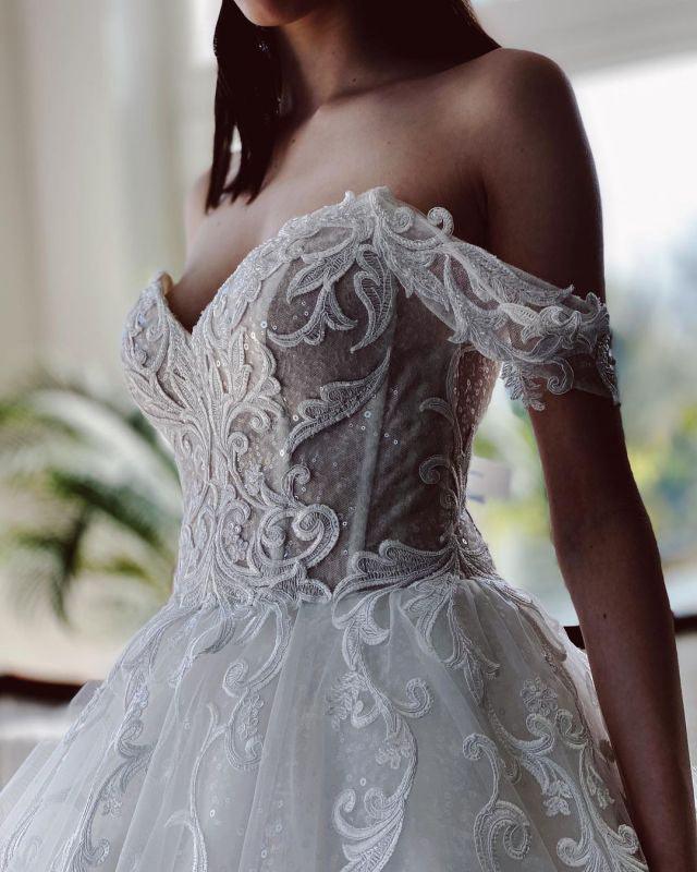 Off The Shoulder Tulle White Appliques Wedding Dresses With Beading