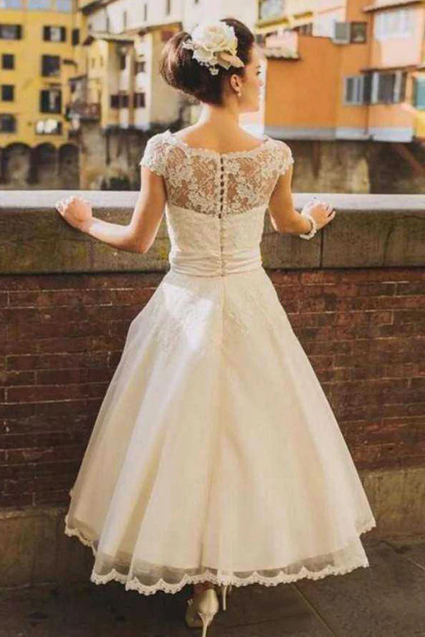 Princess Tea-Length Tulle Wedding Dresses With Appliqued Flowers