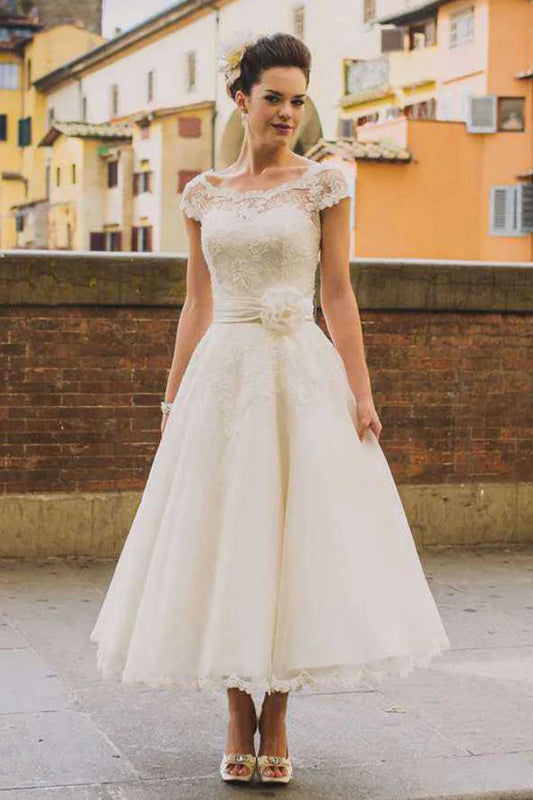 Princess Tea-Length Tulle Wedding Dresses With Appliqued Flowers