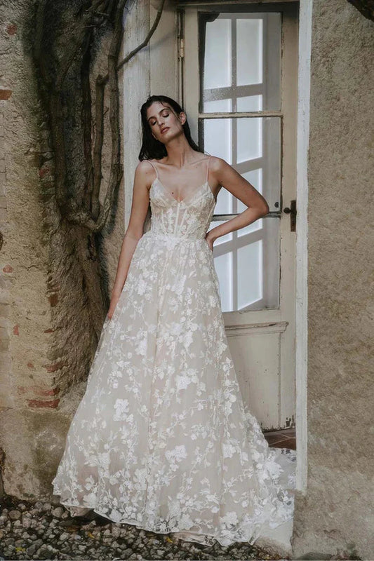 Romantic Straps V-neck Lace Appliques Bohemian Wedding Gown