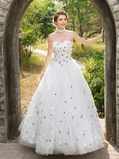 Ball Gown Wedding Dresses Sweetheart Neckline Floor Length Lace Tulle Sleeveless with Lace Appliques Flower