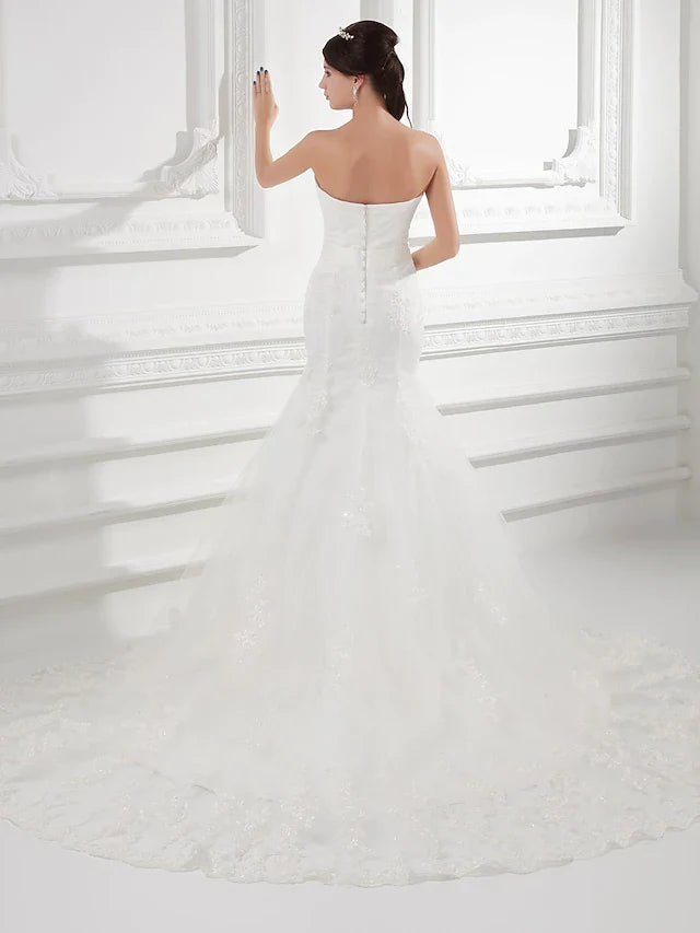 Wedding Dresses Strapless Chapel Train Lace Satin Tulle Strapless with Bow(s) Buttons Beading