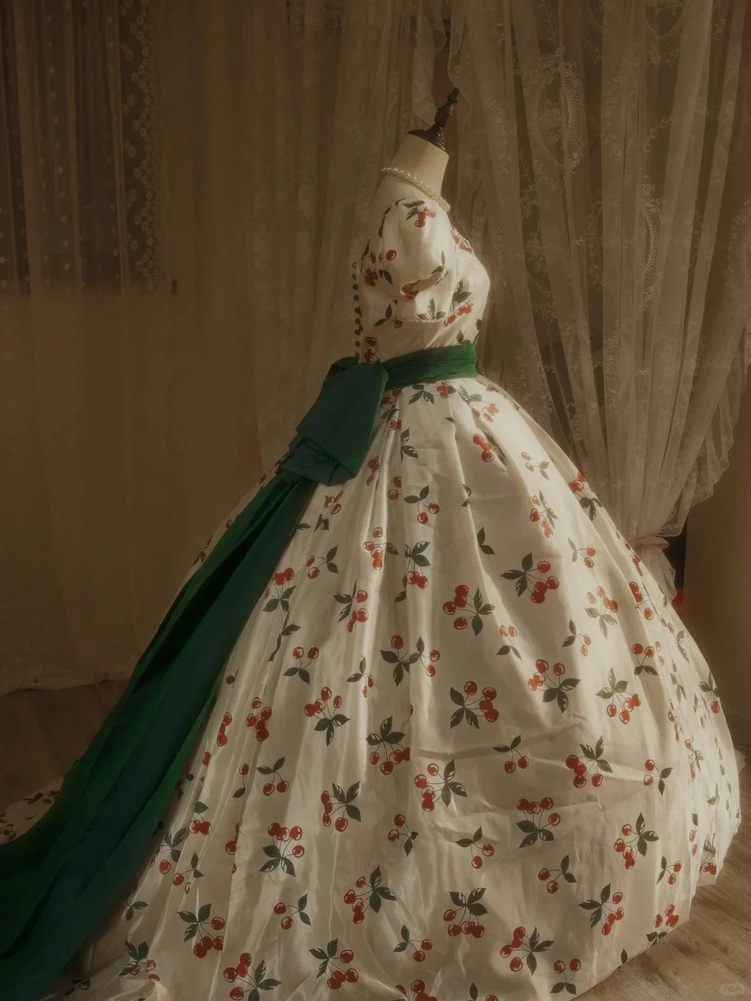Whimsical Vintage Cherry Print Lace Trim Puff-Sleeve Sweetheart Emerald Green Sash Voluminous Ball Gown Prom Dress