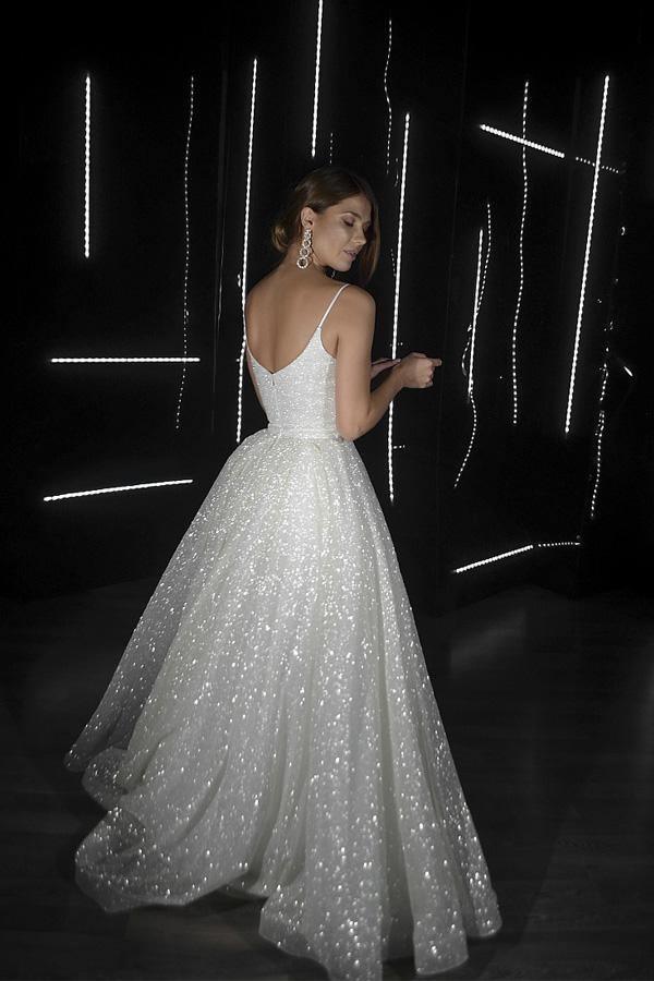 A Line Backless Beach Wedding Dress V Neck Sequins Ivory Wedding Gowns