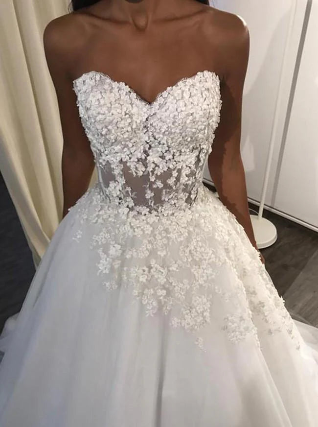 A-Line Sweetheart Sweep Train Tulle Appliques Wedding Dres