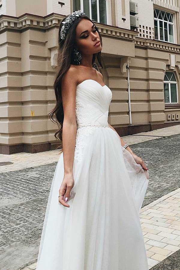 A-Line Sweetheart Sweep Train Tulle Wedding Dress with Appliques