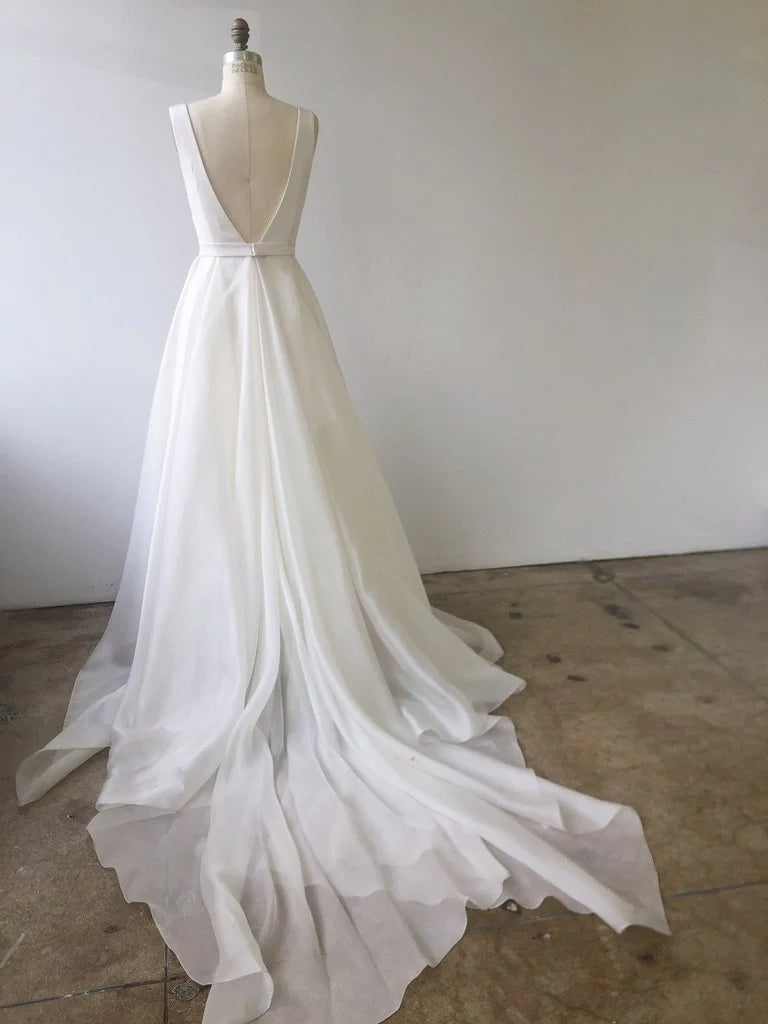 A-line V Neck Ivory Prom Dresses Wedding Dresses With Court Train