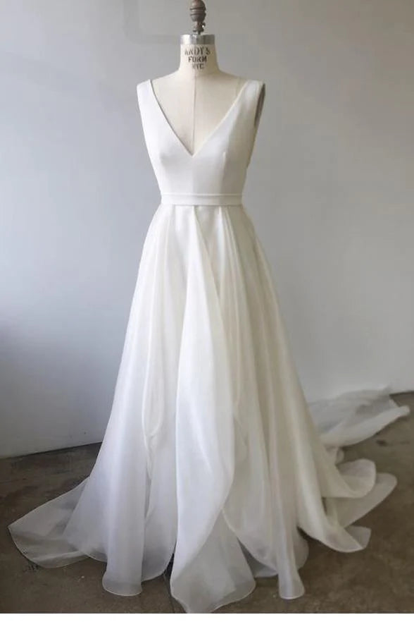 A-line V Neck Ivory Prom Dresses Wedding Dresses With Court Train