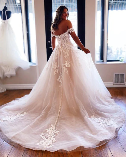 Ball Gown Off the Shoulder V-Neck Tulle Wedding Dresses with Appliques