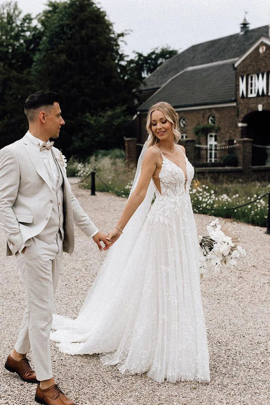 Fairy A Line V Neck Spaghetti Strap Tulle Lace Wedding Dresses with Appliques